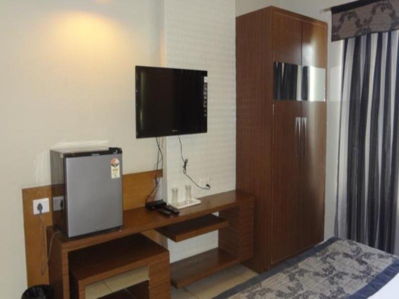 Hotel Sheela Shree Plaza Jhānsi Esterno foto