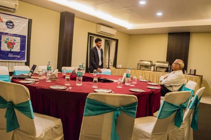 Hotel Sheela Shree Plaza Jhānsi Esterno foto