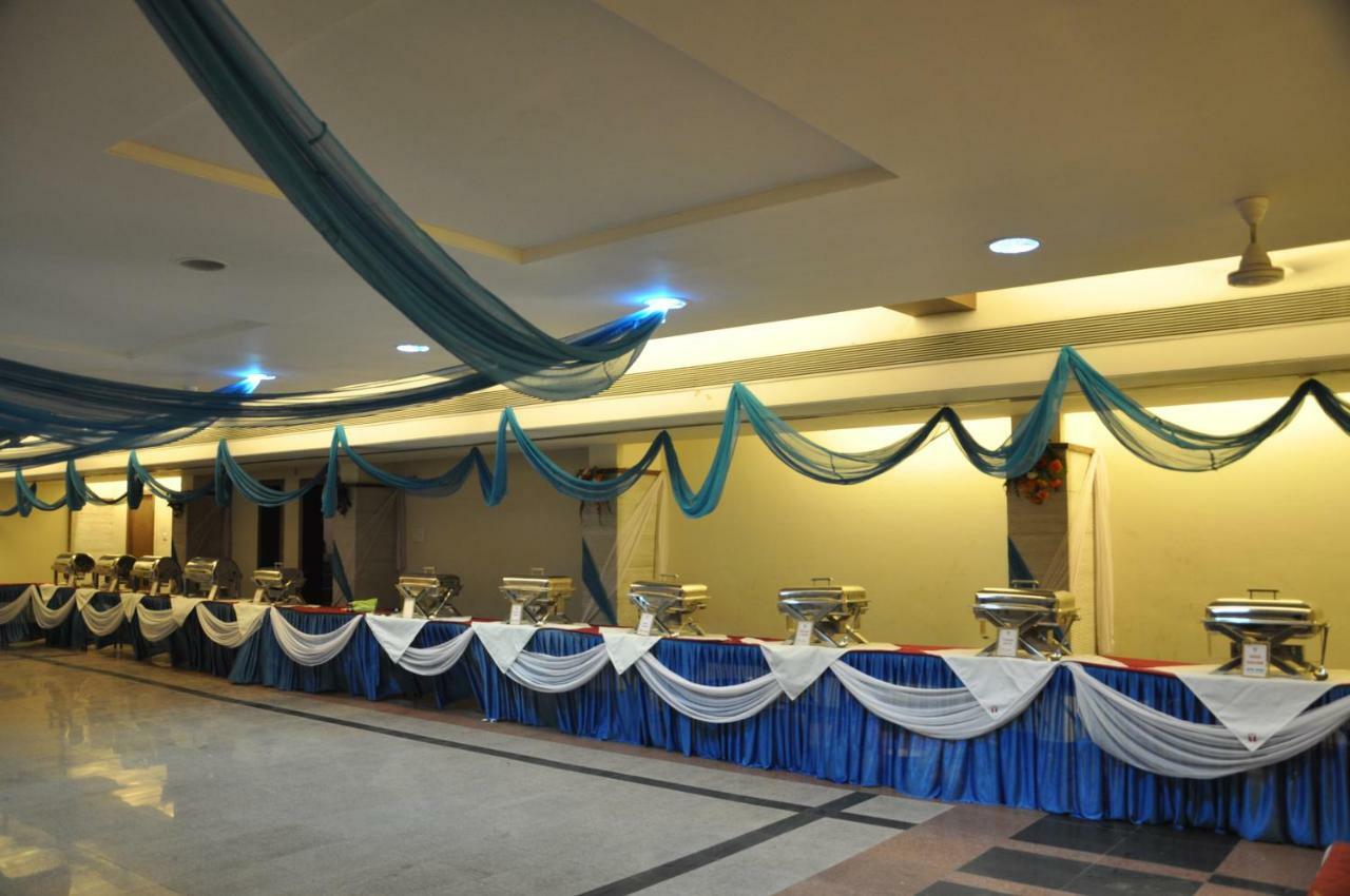 Hotel Sheela Shree Plaza Jhānsi Esterno foto