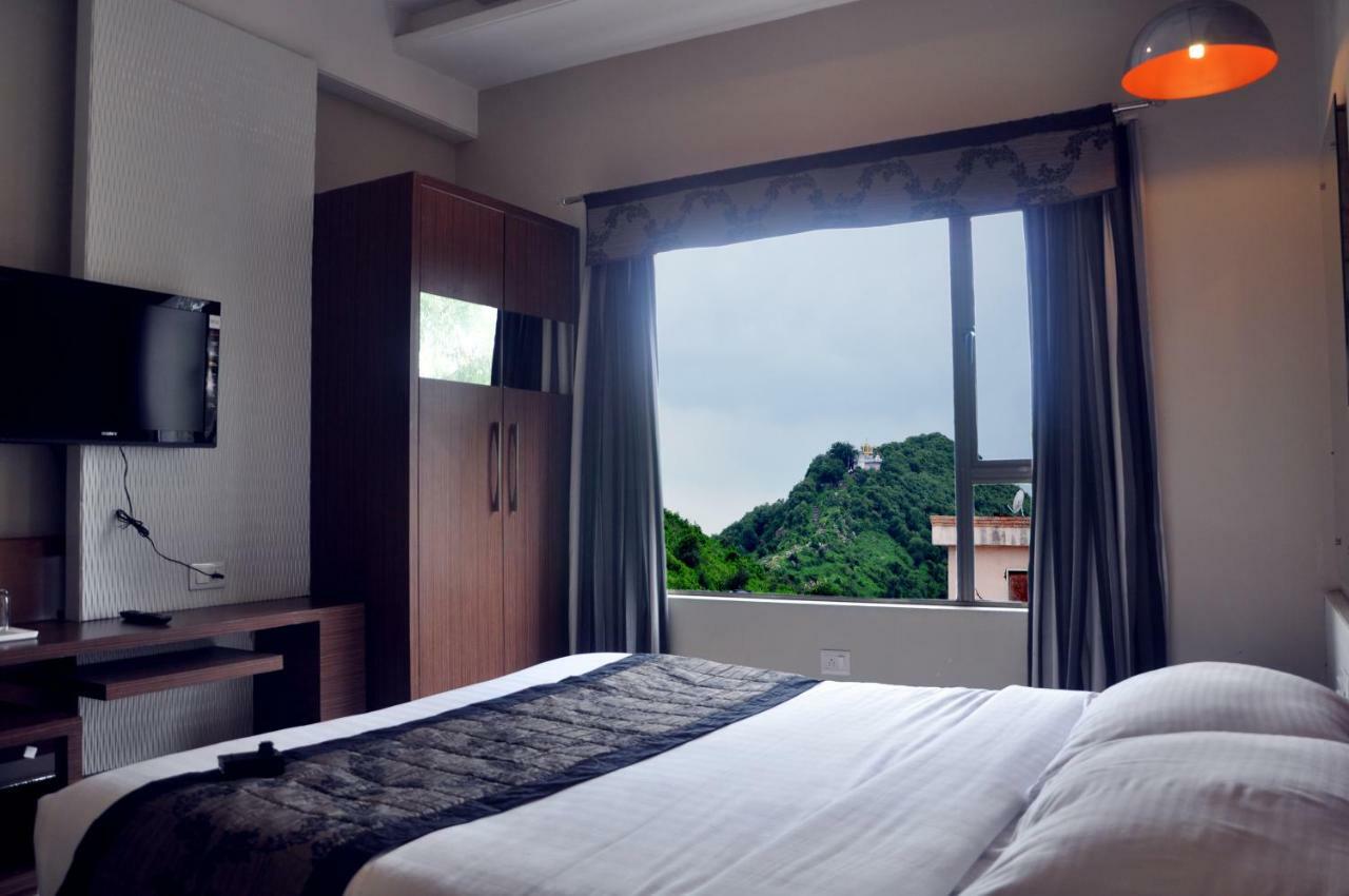 Hotel Sheela Shree Plaza Jhānsi Esterno foto